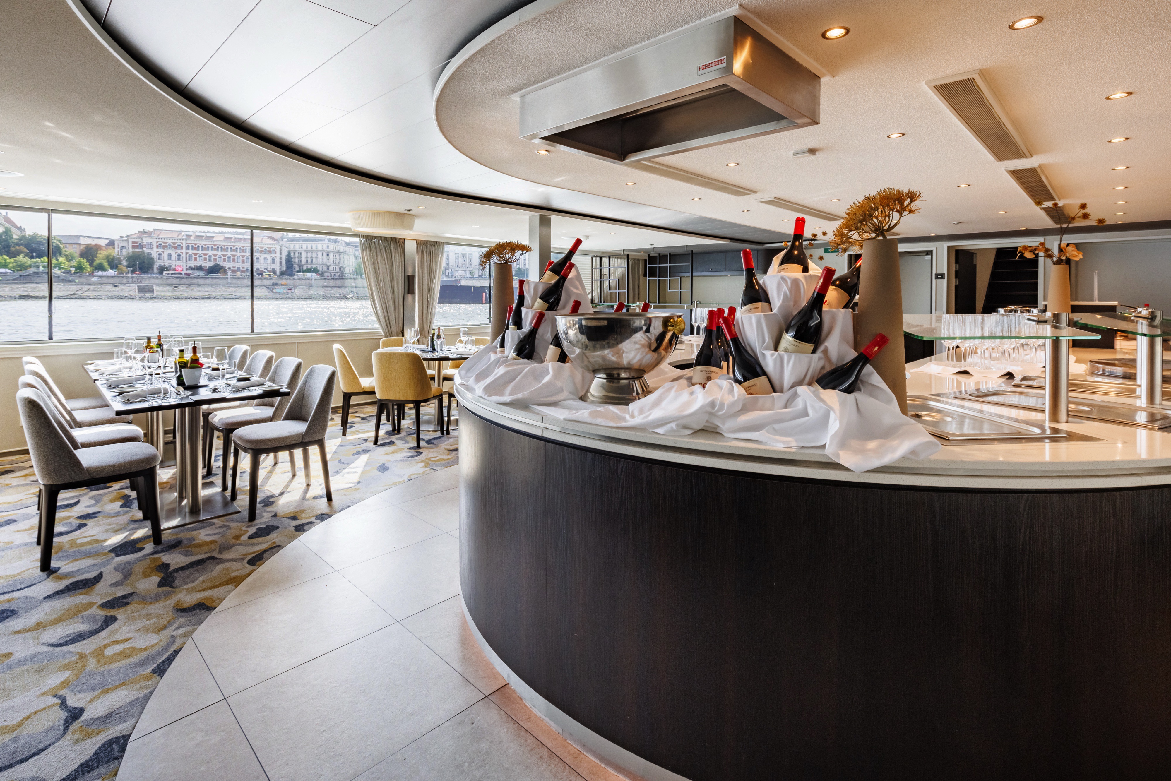 Avalon Impression - Panorama Dining Room